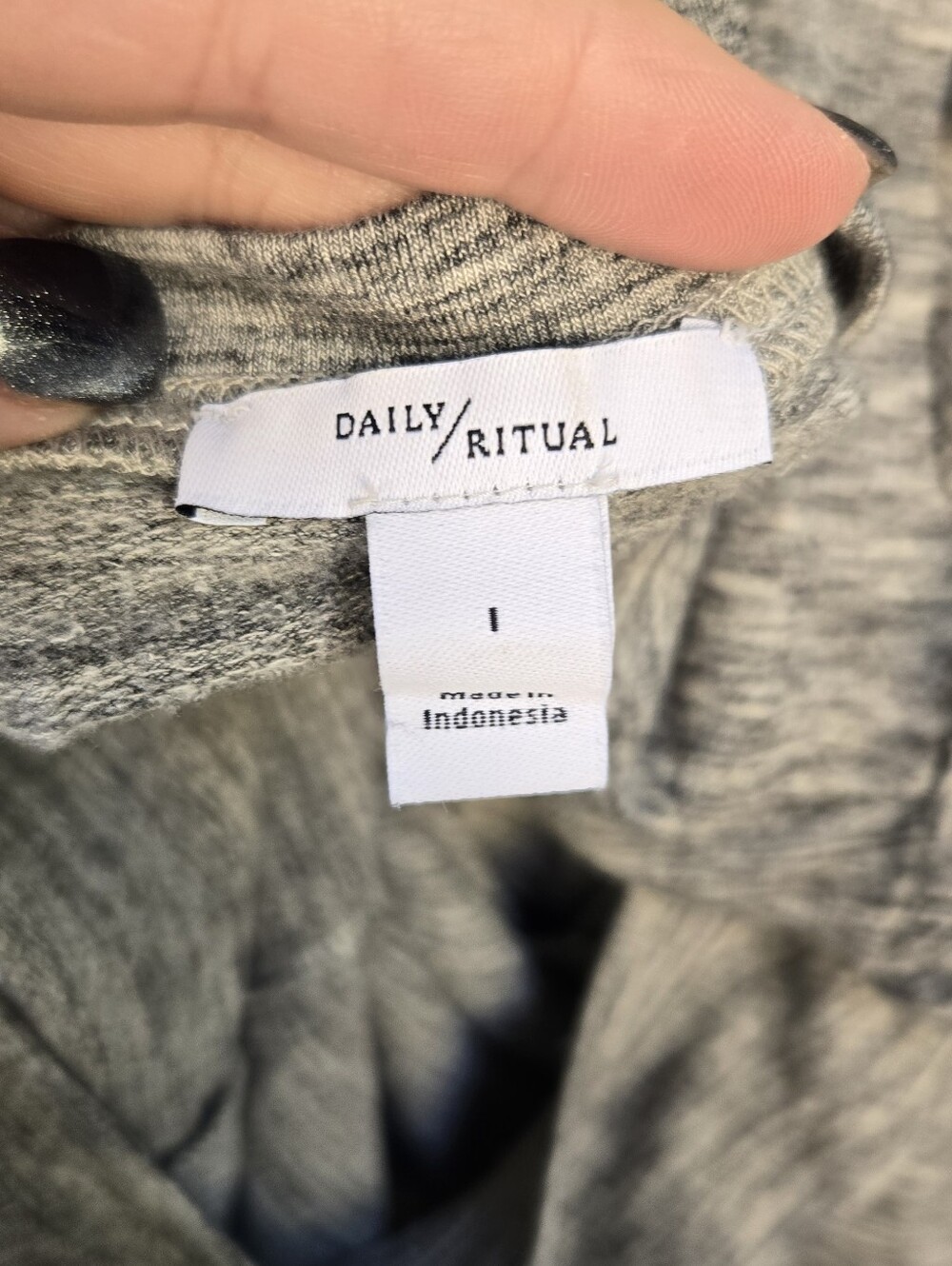 Daily Ritual Light Gray Ruched Shoulder Long-Sleeve Top - Picture 7 of 9